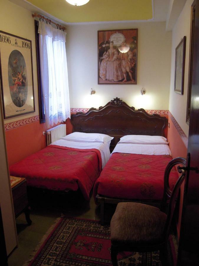 Alle 3 Stelle Barocco * Venecia